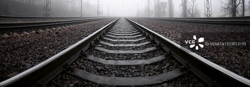 空旷的铁路轨道图片素材