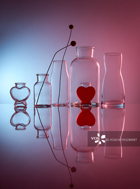 靠墙的玻璃花瓶特写，巴西图片素材