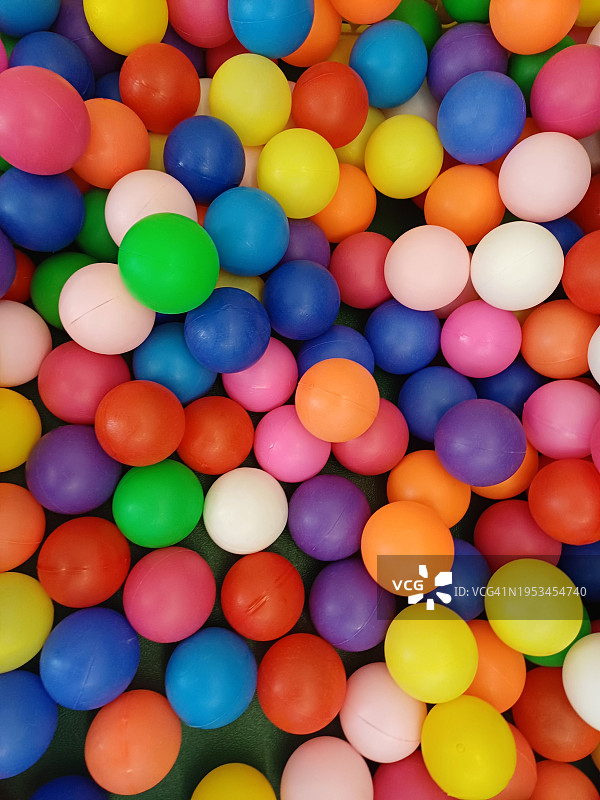 五彩球的完整画面图片素材