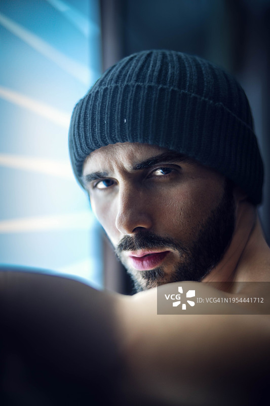 严肃的人图片素材