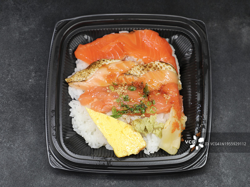 外带三文鱼丼饭 - 日式美食图片素材