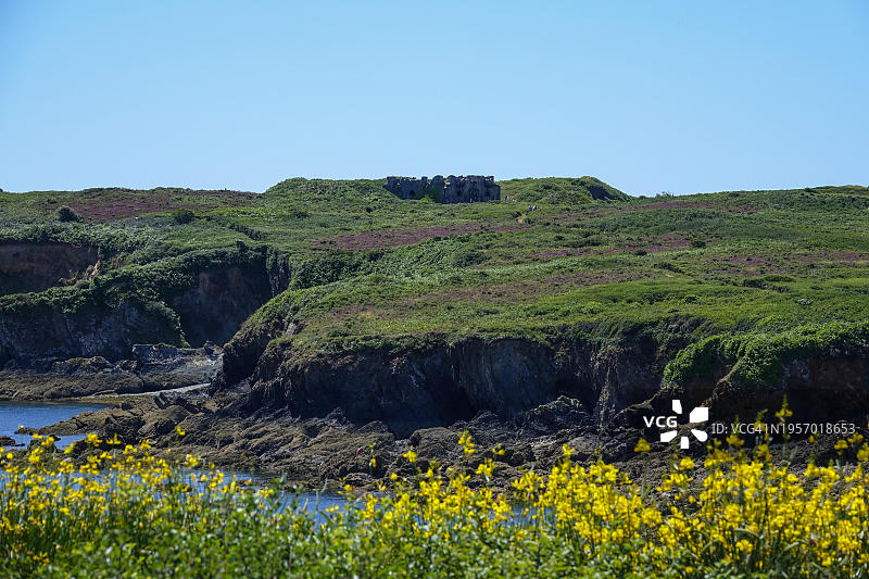 法国布列塔尼地区杜瓦纳内湾的伊尔德拉贝尔岛和堡垒遗址图片素材