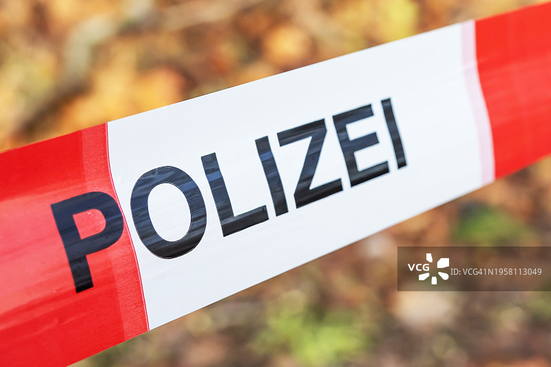德国警察在犯罪事件后的警戒线图片素材