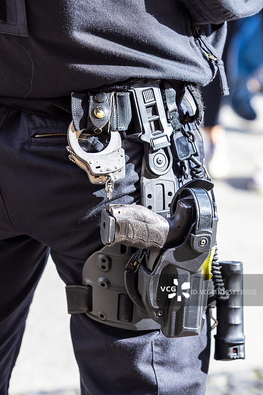 德国警察的枪带装备图片素材
