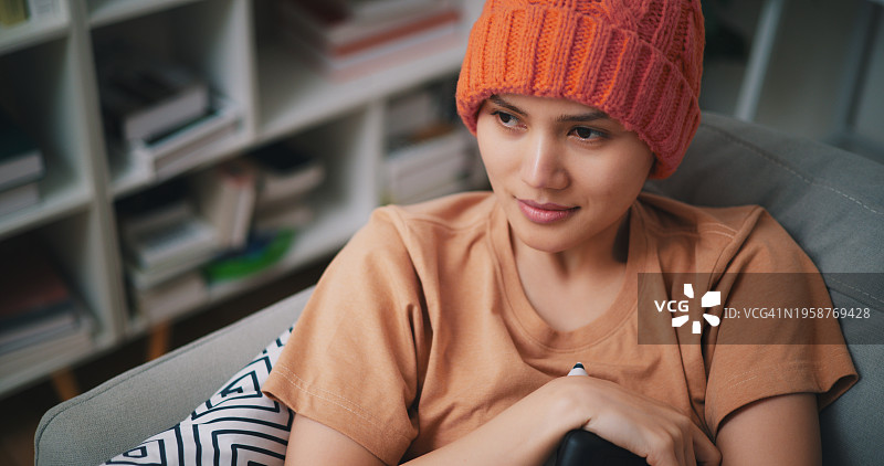 癌症女性患者居家幸福生活图片素材