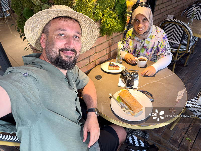 已婚夫妇约会图片素材