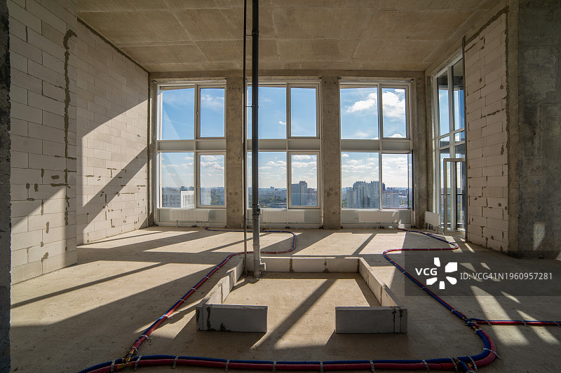 城市高层建筑中的空房间图片素材