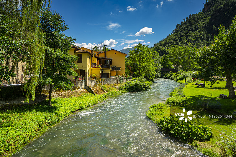 翁布拉，瓦尔内里纳的一个小村庄图片素材