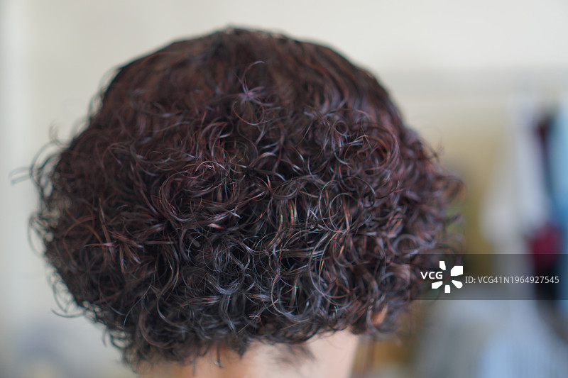 卷发女人图片素材