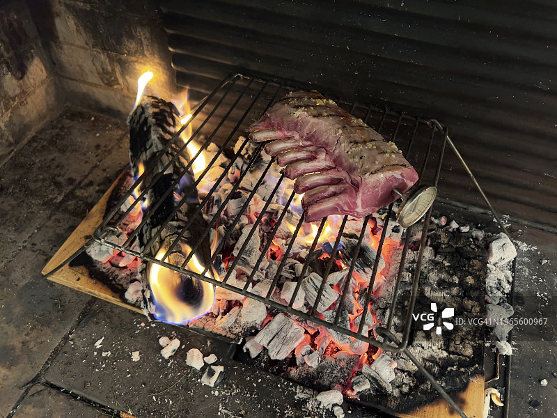 明火烤羊排图片素材