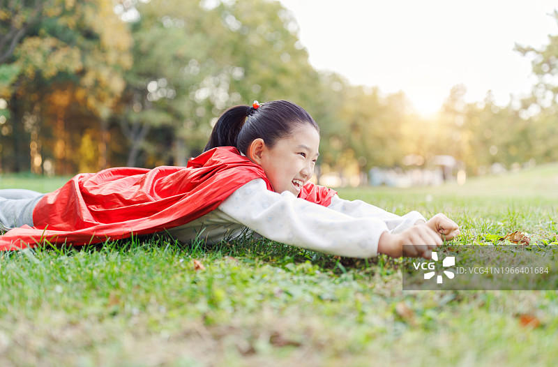 飞翔的超级女孩图片素材