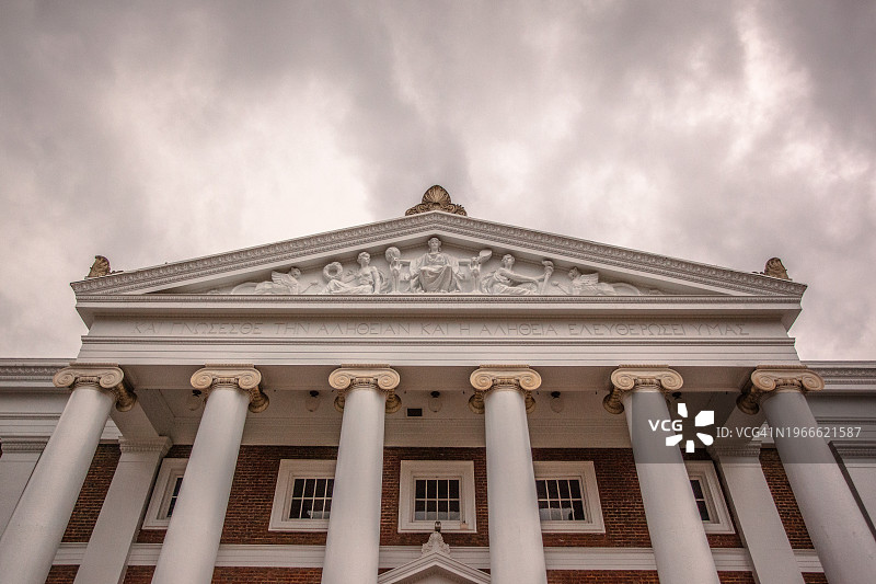 弗吉尼亚大学校园草坪和建筑图片素材