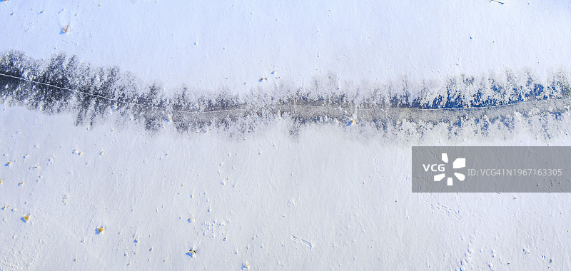 冰冻河冰裂缝俯视图图片素材