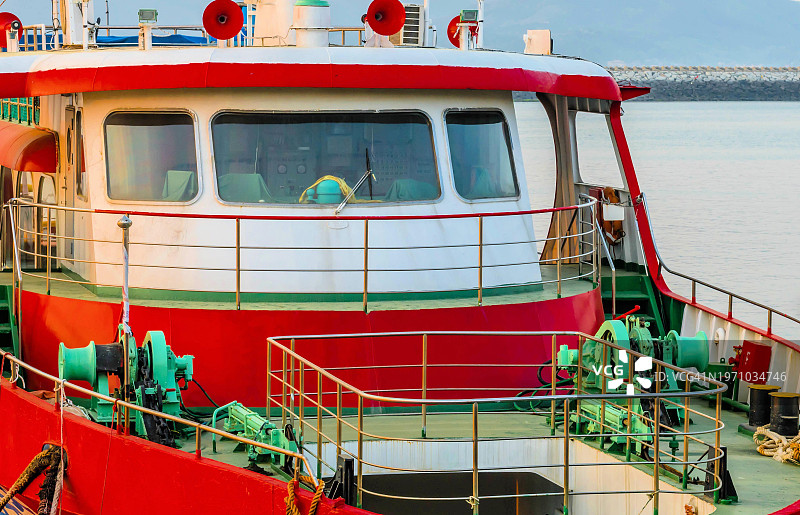 韩国游船前甲板和导航舱特写图片素材