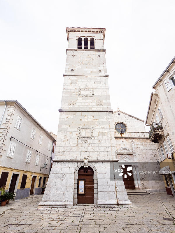 克罗地亚克雷斯岛威尼斯大教堂的钟楼图片素材