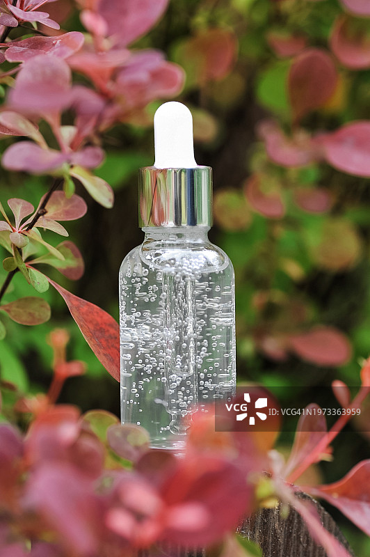 滴管精华液与氧气结构特写图片素材