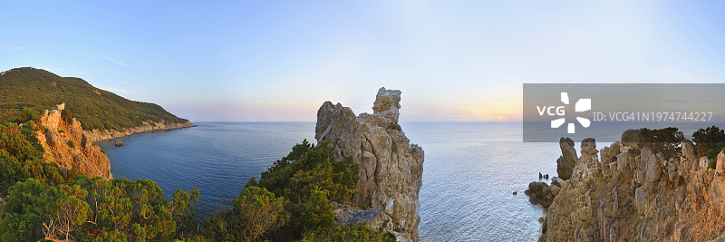 托斯卡纳吉利奥岛，吉利奥坎佩塞的法拉格利奥尼悬崖图片素材