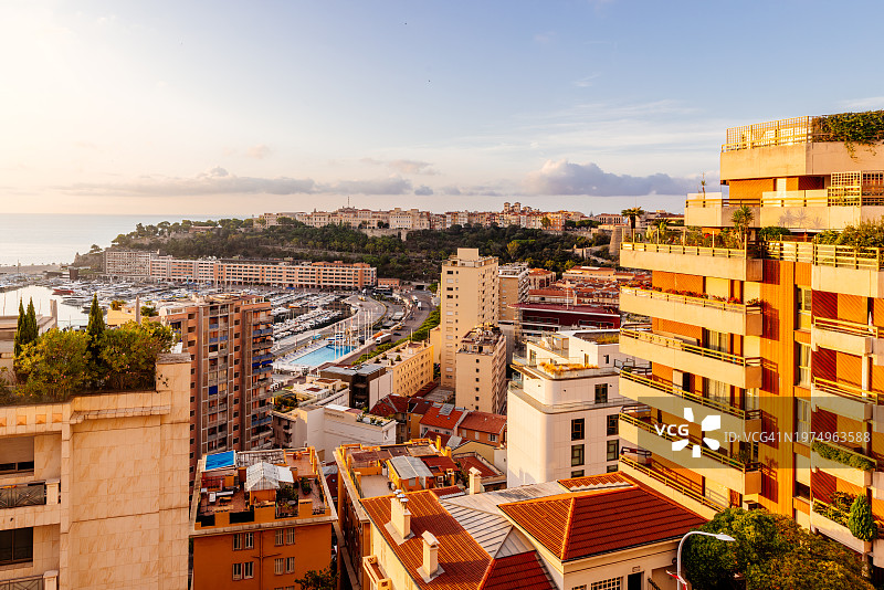 摩纳哥城市景观日出，高角度视图图片素材
