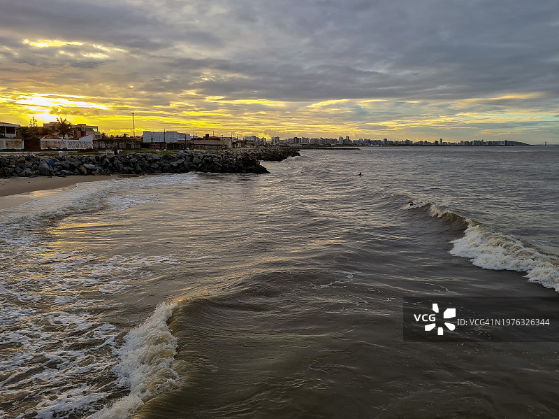 海岸上的日落图片素材