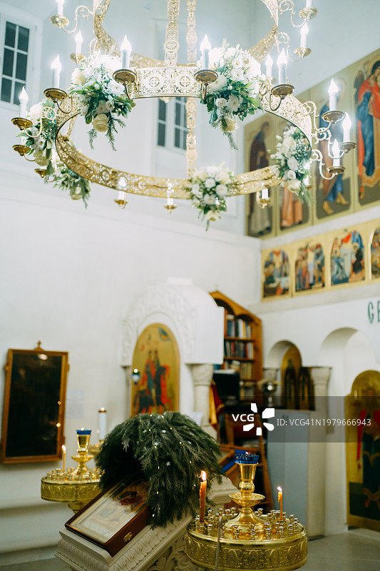 东正教教堂讲台上圣诞节圣像图片素材