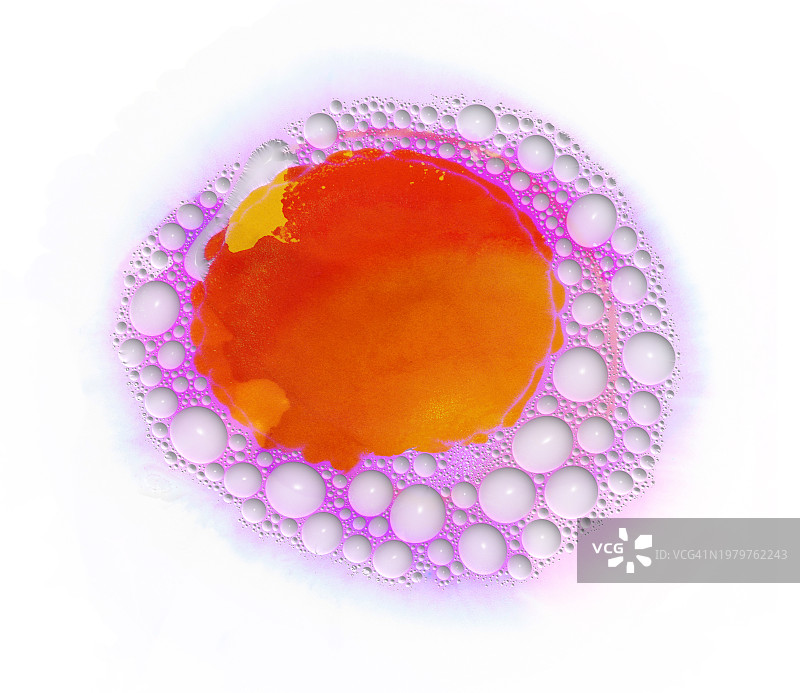 粉红色和橙色液体滴，带有白色液体的小气泡，在白色画布上滑动图片素材