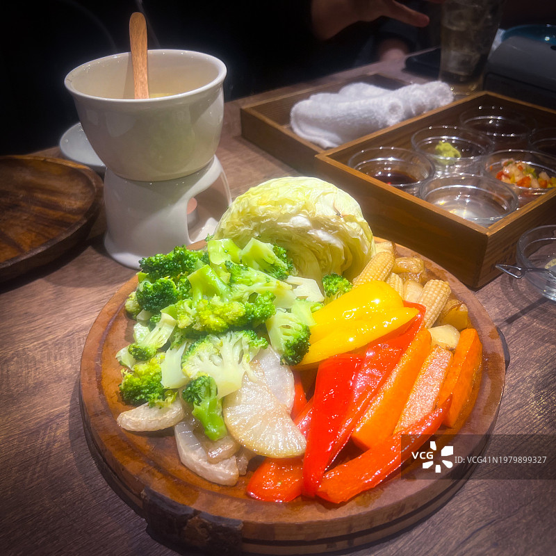 加热奶酪酱蔬菜种植机新年盛宴图片素材