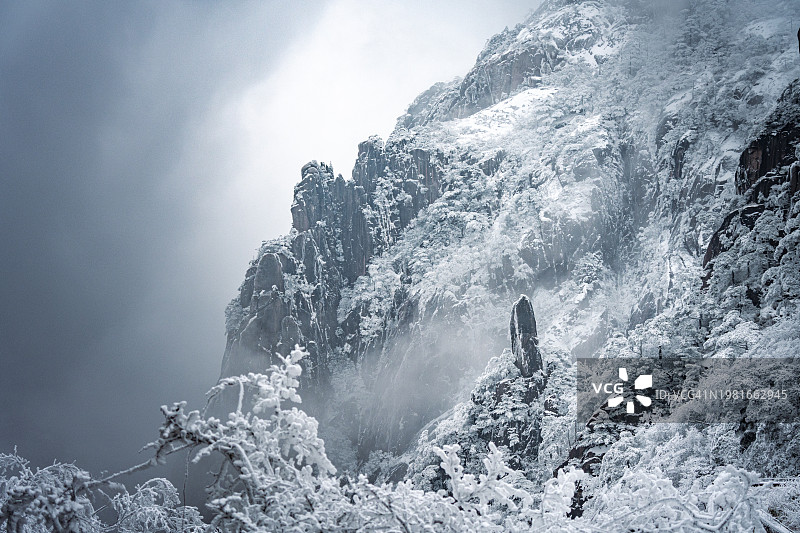 中国安徽黄山风景区冬季雪景图片素材