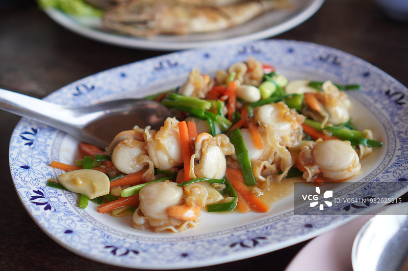 炸扇贝配蒜香黄油图片素材