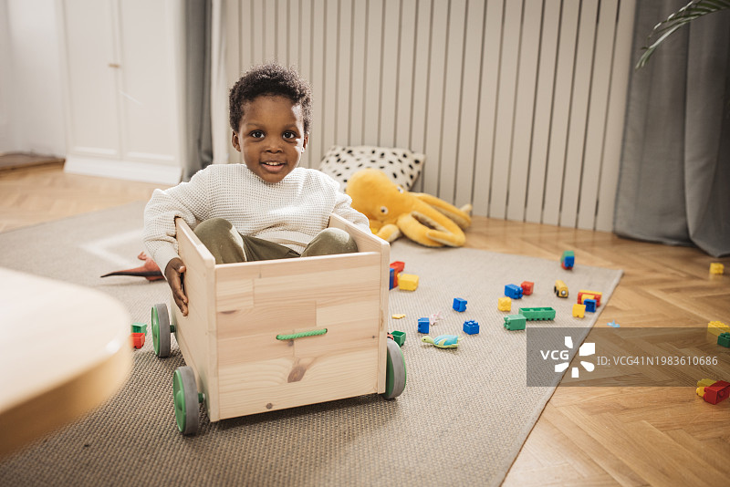 他的玩乐时间图片素材