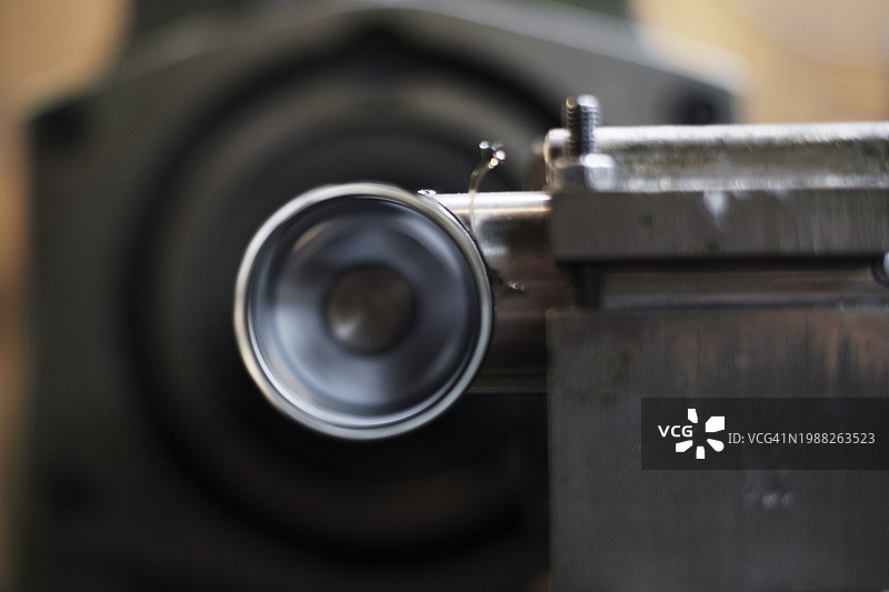 铣床切割金属图片素材