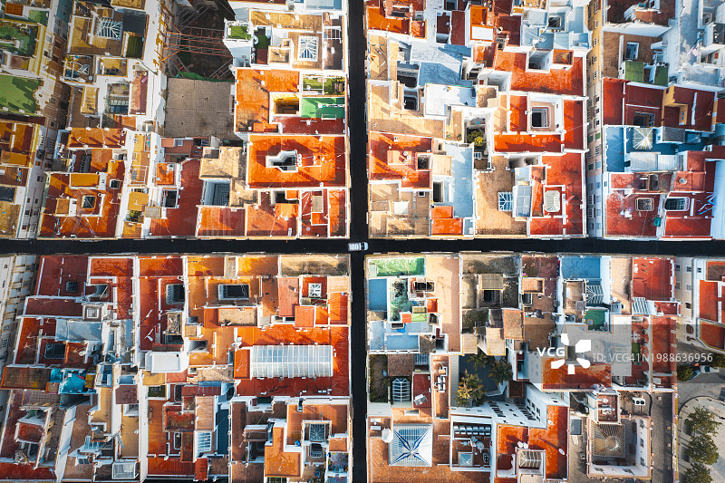 西班牙加的斯老城区彩色屋顶鸟瞰图片素材
