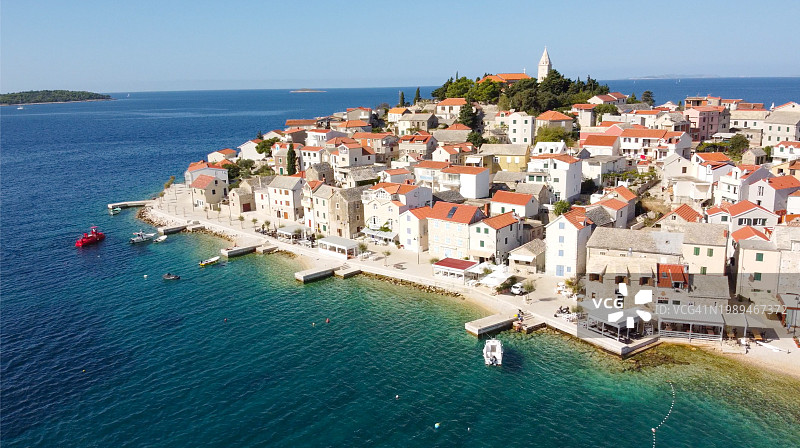 克罗地亚希贝尼克-克宁普里莫斯滕无人机视角图片素材