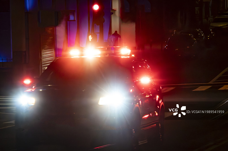 夜间警车图片素材