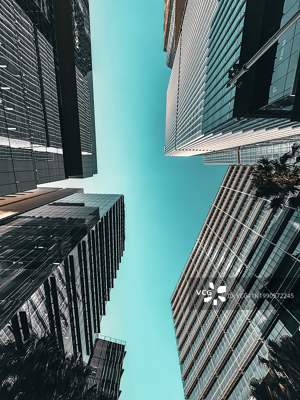 低角度拍摄：澳大利亚新南威尔士州悉尼的现代建筑图片素材
