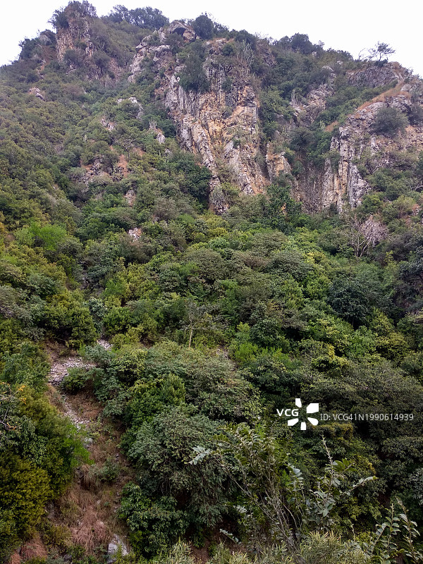 巴基斯坦伊斯兰堡岩石山脉的壮丽景色图片素材