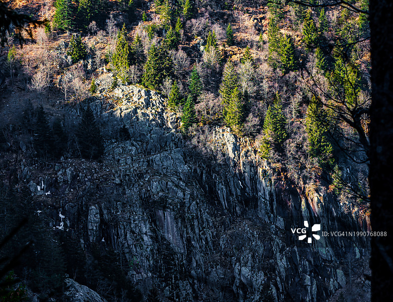 阿尔萨斯山脉的岩石斜坡，孚日图片素材