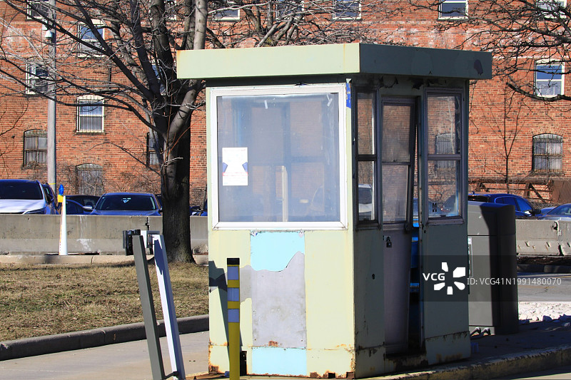 安全停车场的售票亭图片素材