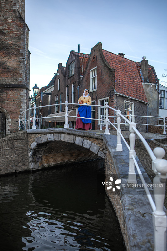 在代尔夫特担任导游的挤奶女工肖像图片素材