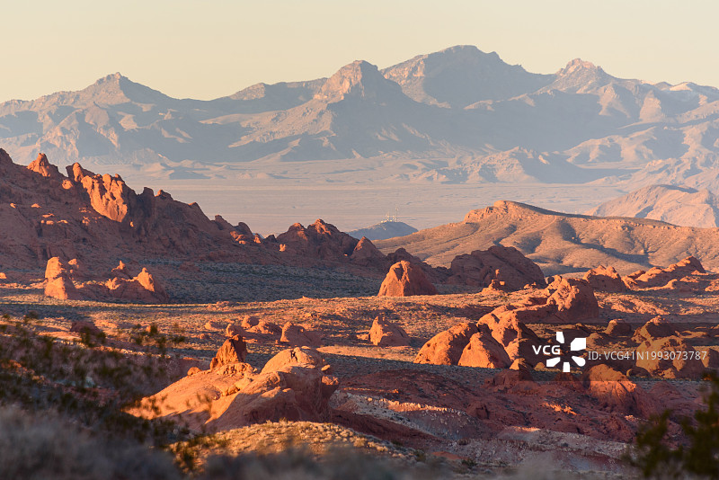 火焰谷日落时分的层叠景象图片素材