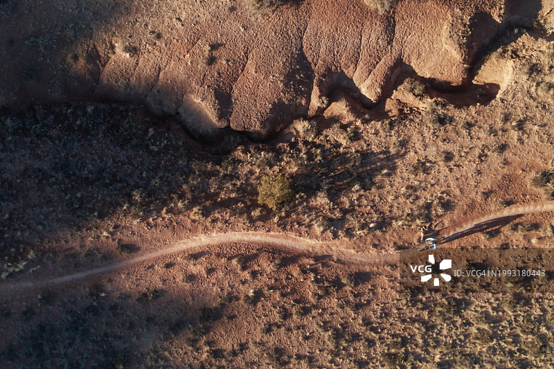 自然灵感：日落山地自行车图片素材