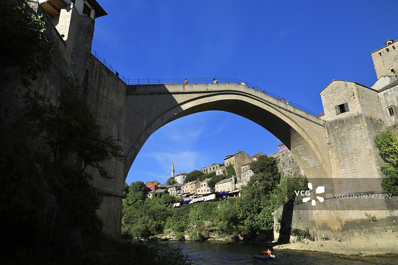 莫斯塔尔市和古桥图片素材
