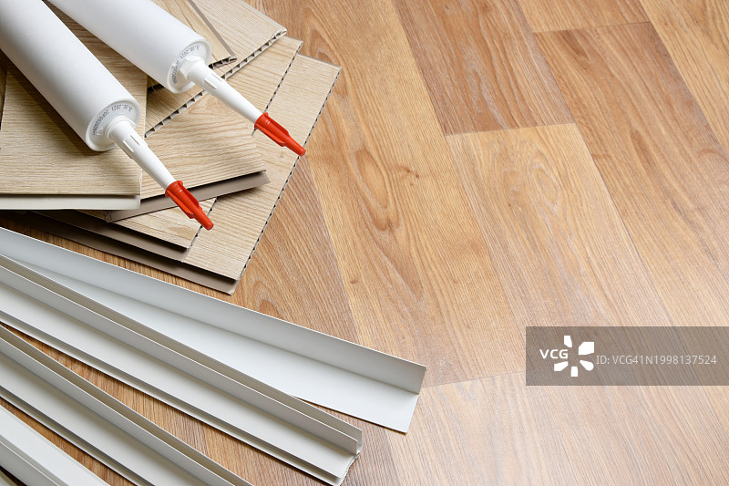 桌子上的纸张高角度视图图片素材