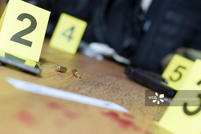 桌面上问号特写图片素材