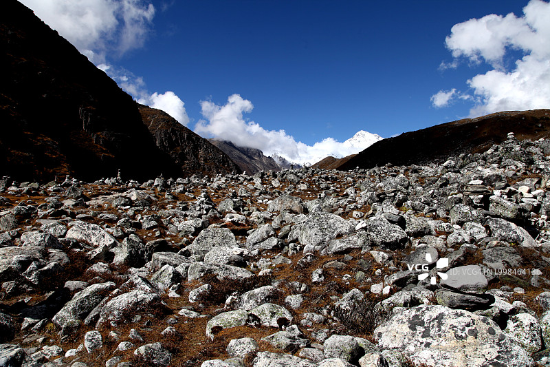 尼泊尔东部地区昆忠岩石山脉风光图片素材