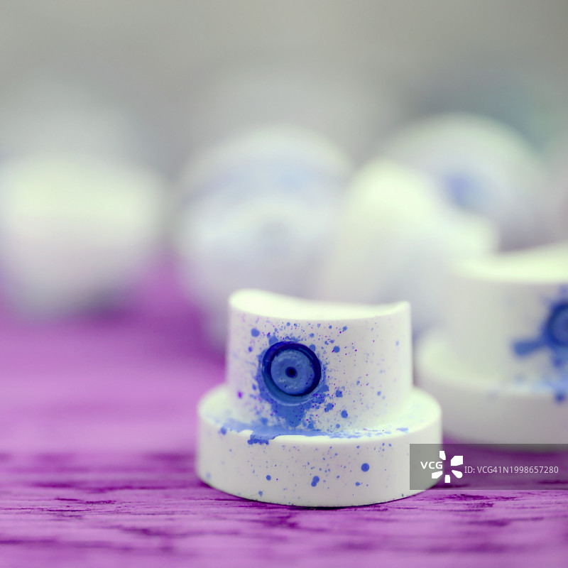 桌子上蜡烛的特写图片素材