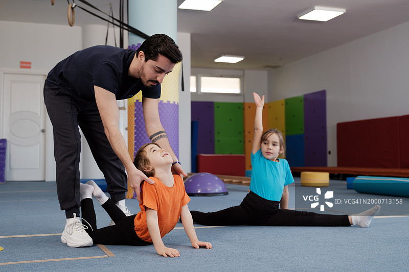 儿童体操训练概念图片素材