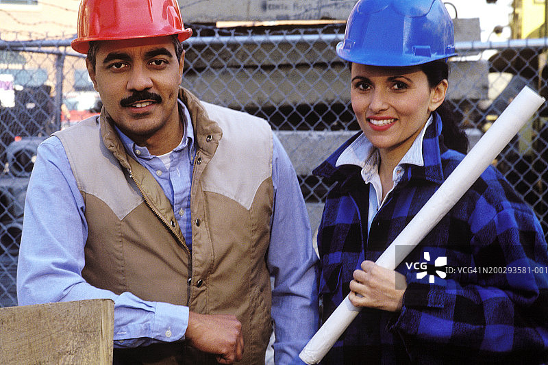 建筑工地上的情侣图片素材