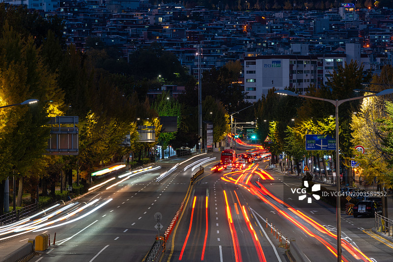 韩国首尔梨泰院桥的城市景观图片素材