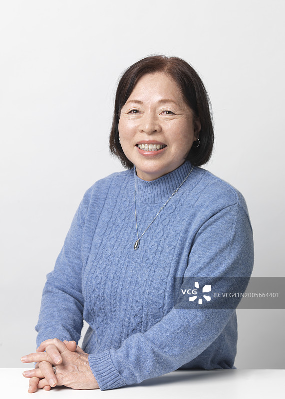 年长的妇女肖像图片素材