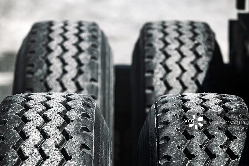 半挂车轮胎图片素材